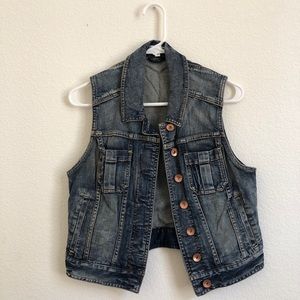EXPRESS Sleeveless Denim Jacket Size M